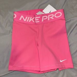 Pink Nike pro!